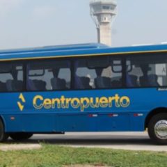 Qual é a opção mais econômica para ir do aeroporto até seu hotel em Santiago?